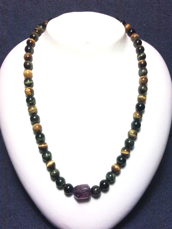 tigris -sólyomszem nyaklánc