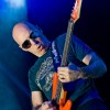 joe_satriani_p2010_04
