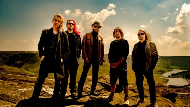 newmodelarmy_koncert