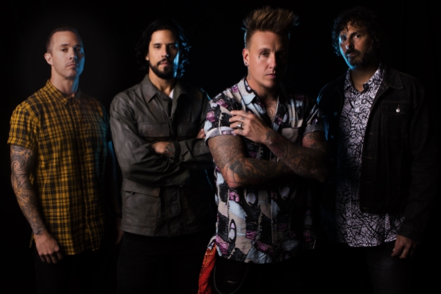 1005paparoach