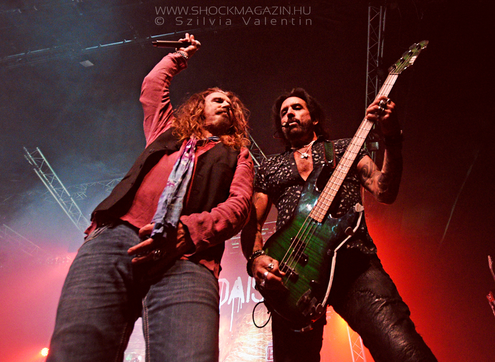 the_dead_daisies_2018_d04