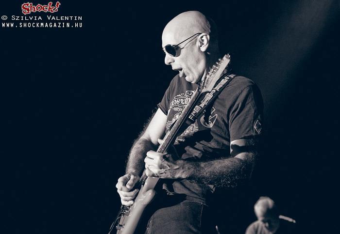 joe_satriani_2010_04